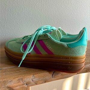 Adidas gazelle boys size 5 (similar to women’s size 7) NWOT shoes.
